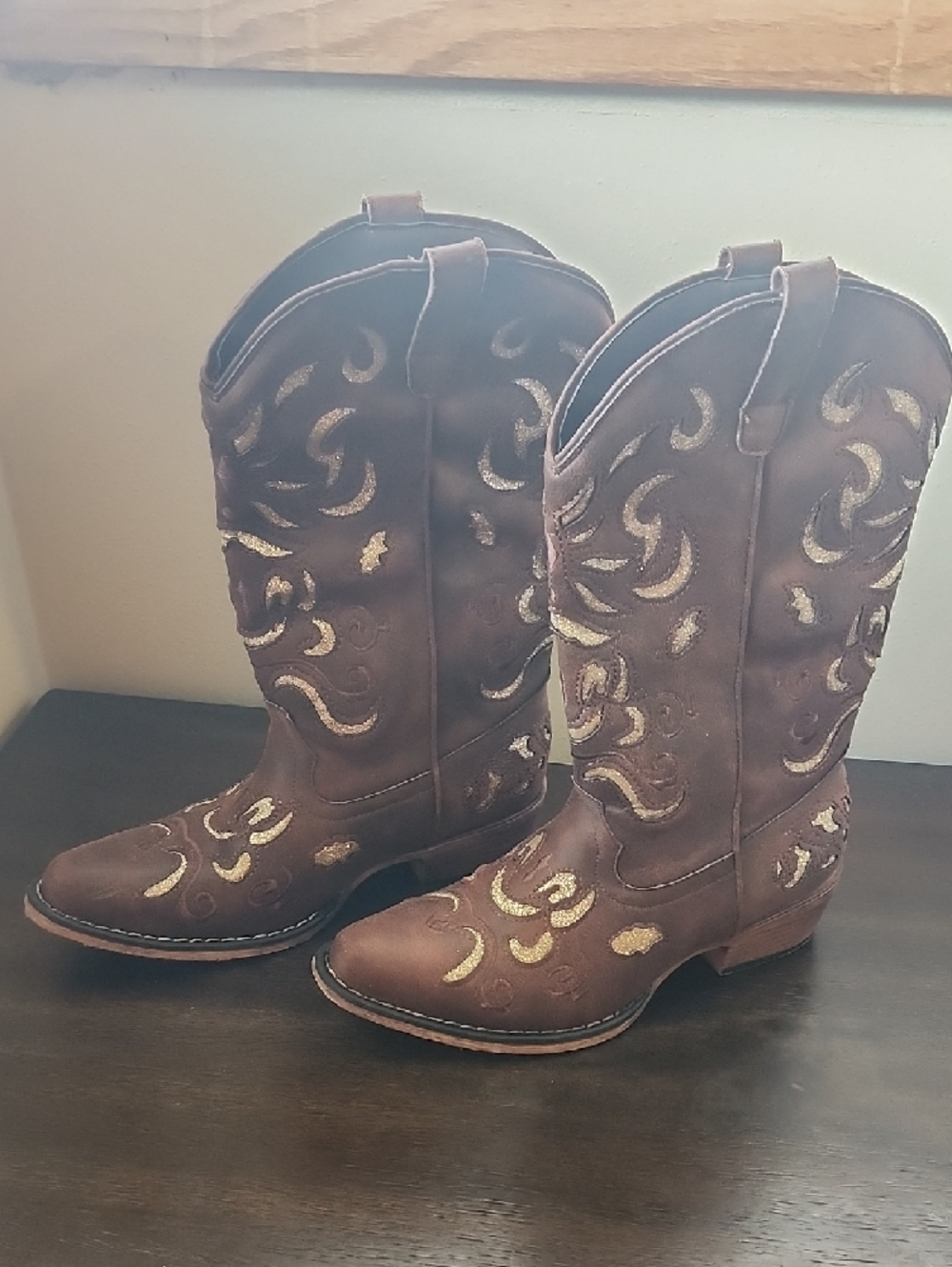 Brown Embroidered Western Cowboy Boots - Picture 4 of 4